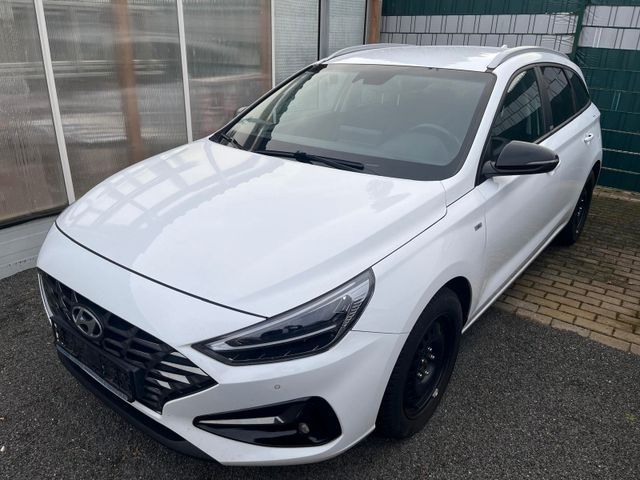 Hyundai i30 114.123 km 15.490 &euro; Magdeburg 39116