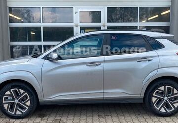 Hyundai KONA Elektro 3.006 km 27.290 &euro; Magdeburg 39116