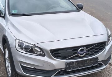 Volvo V60 Cross Country 156.244 km 15.990 &euro; Barleben 39179