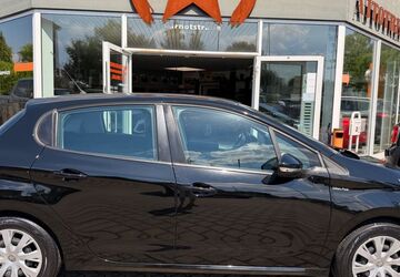 Peugeot 208 35.000 km 7.950 &euro; Magdeburg 39120