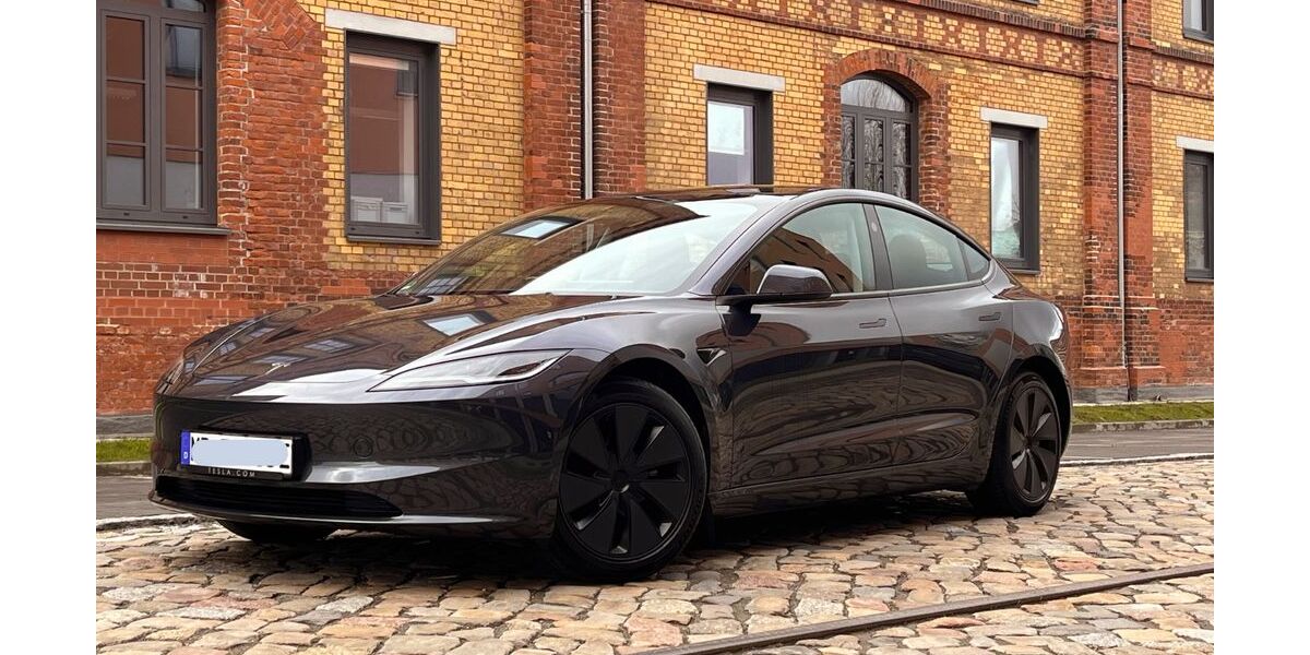 Tesla Model 3 49.995 km 38.980 &euro; Magdeburg 39130