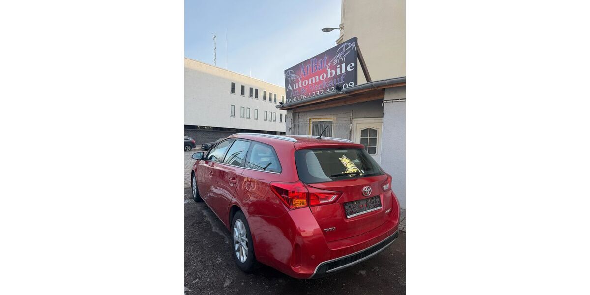Toyota Auris 264.000 km 5.500 &euro; Magdeburg 39106