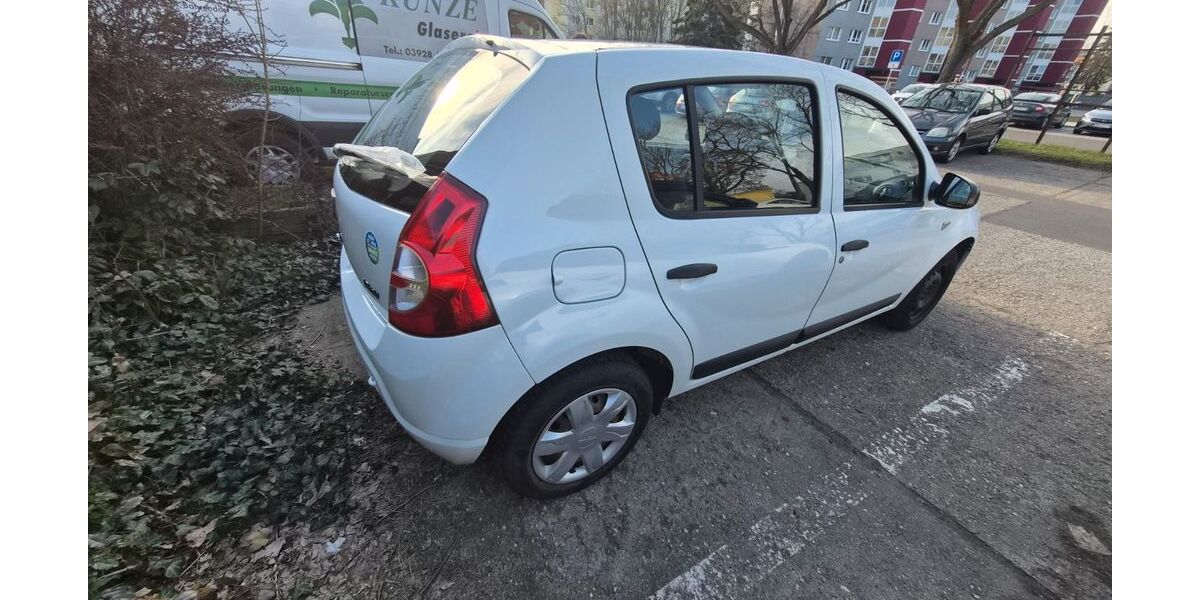 Dacia Sandero 112.500 km 1.250 &euro; Schönebeck 39218