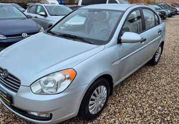 Hyundai Accent 89.351 km 3.990 &euro; Schönebeck 39218