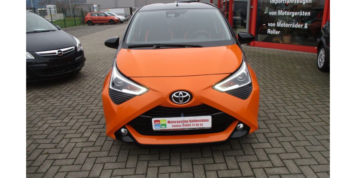 Toyota Aygo (X) 32.000 km 13.980 &euro; Haldensleben 39340