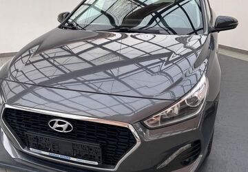 Hyundai i30 133.384 km 12.490 &euro; Magdeburg 39116