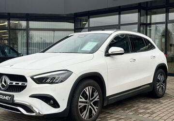 Mercedes-Benz GLA 180 10.690 km 39.800 &euro; Magdeburg 39120