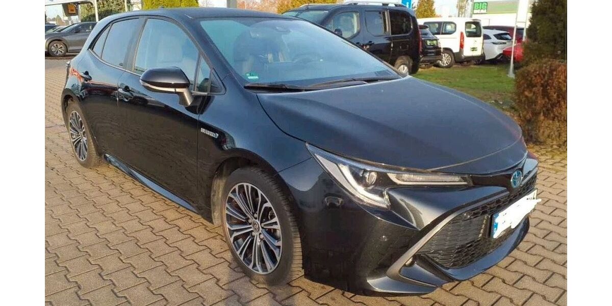 Toyota Corolla 27.500 km 19.500 &euro; Möser 39291