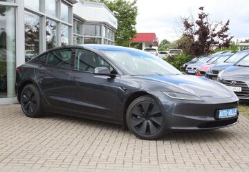 Tesla Model 3 12.682 km 38.950 &euro; Magdeburg 39120